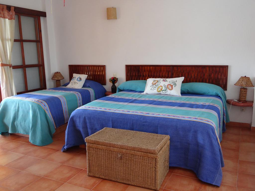 Hotel Casa Adriana Zihuatanejo Zimmer foto